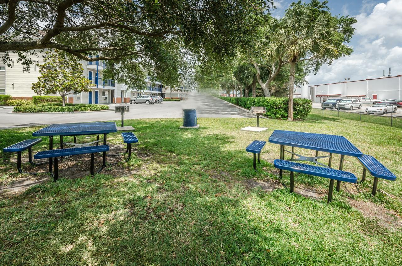 לארגו Tampa Bay Extended Stay Hotel מראה חיצוני תמונה